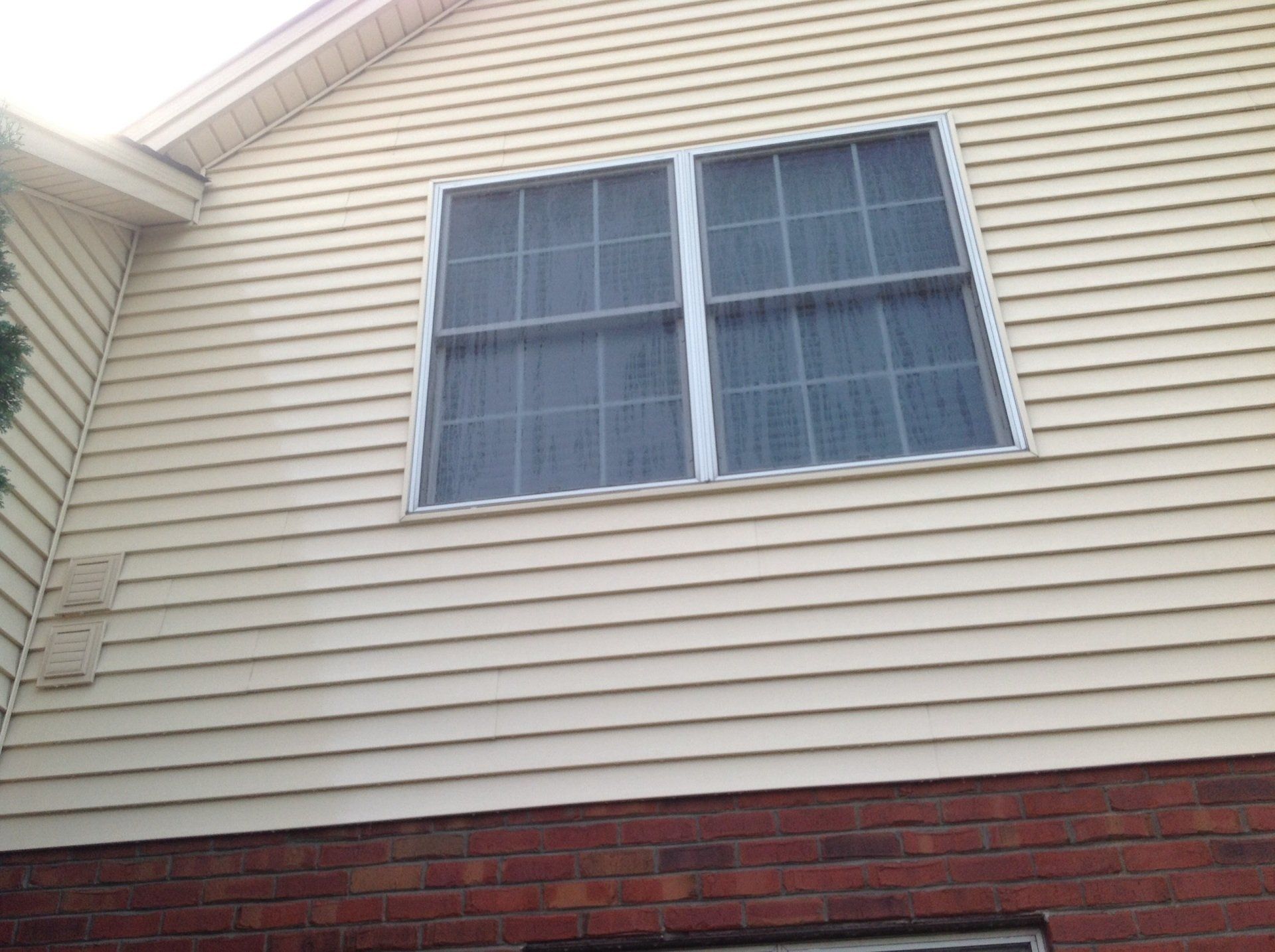before picture of housewash in dayton