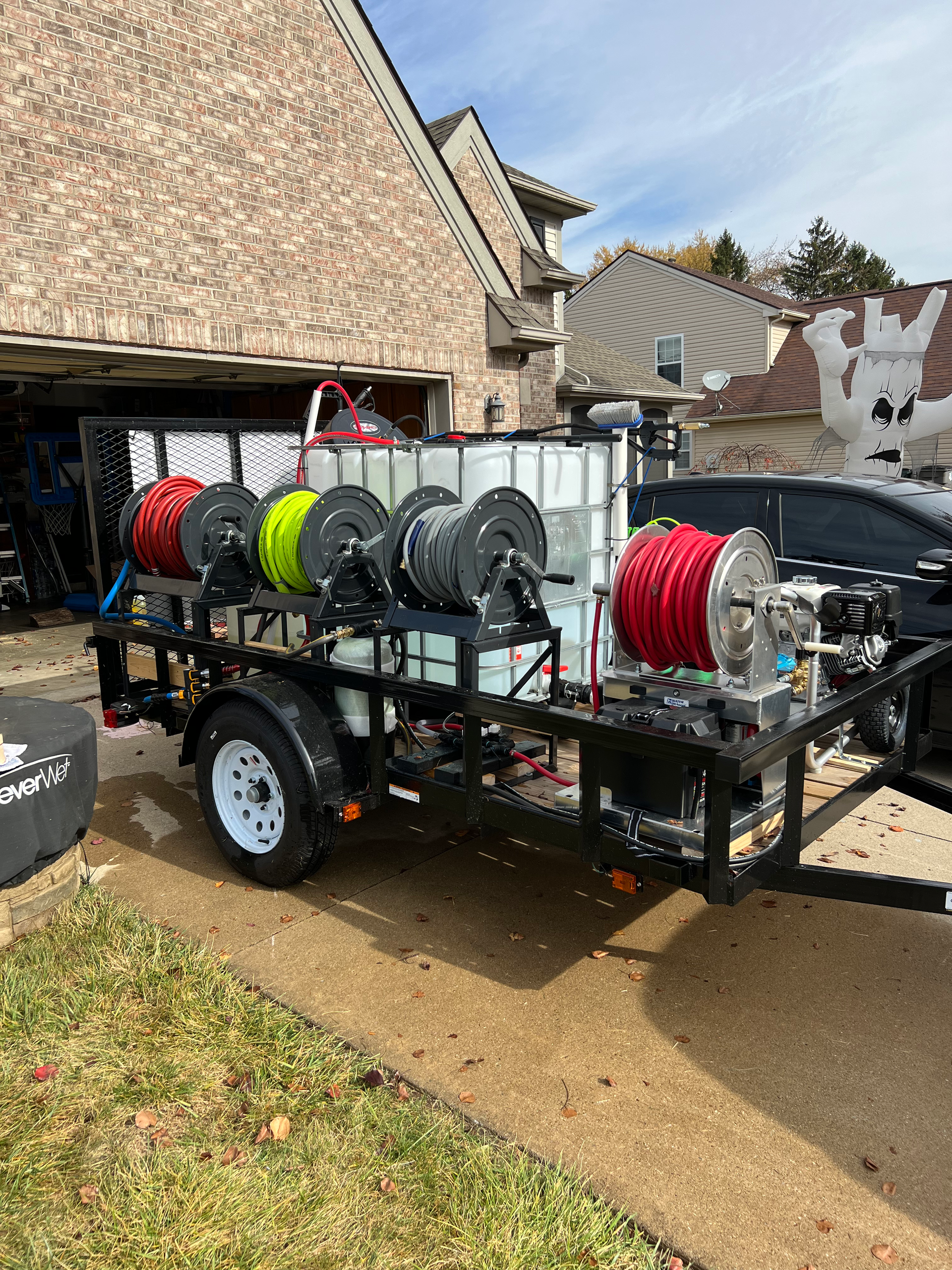 gutter cleaning service vehicle image
