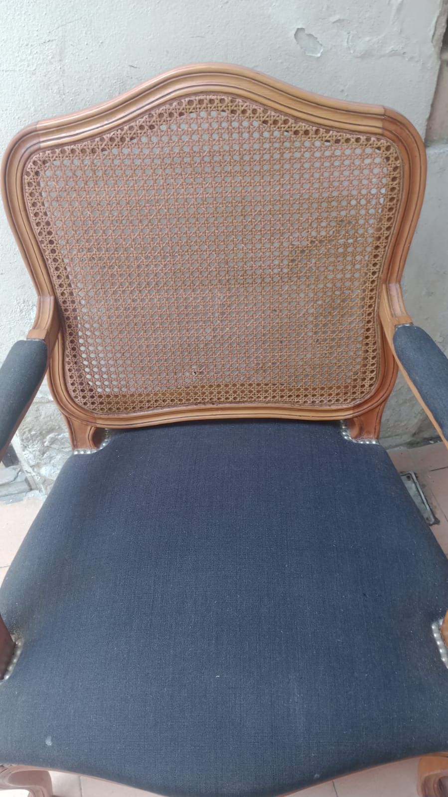 Rrespaldo de silla/sillón de estilo francés con esterilla impecable