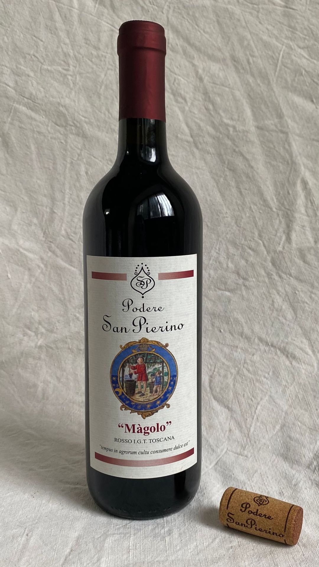 Bottiglia di vino rosso I.G.T. Toscana Magolo