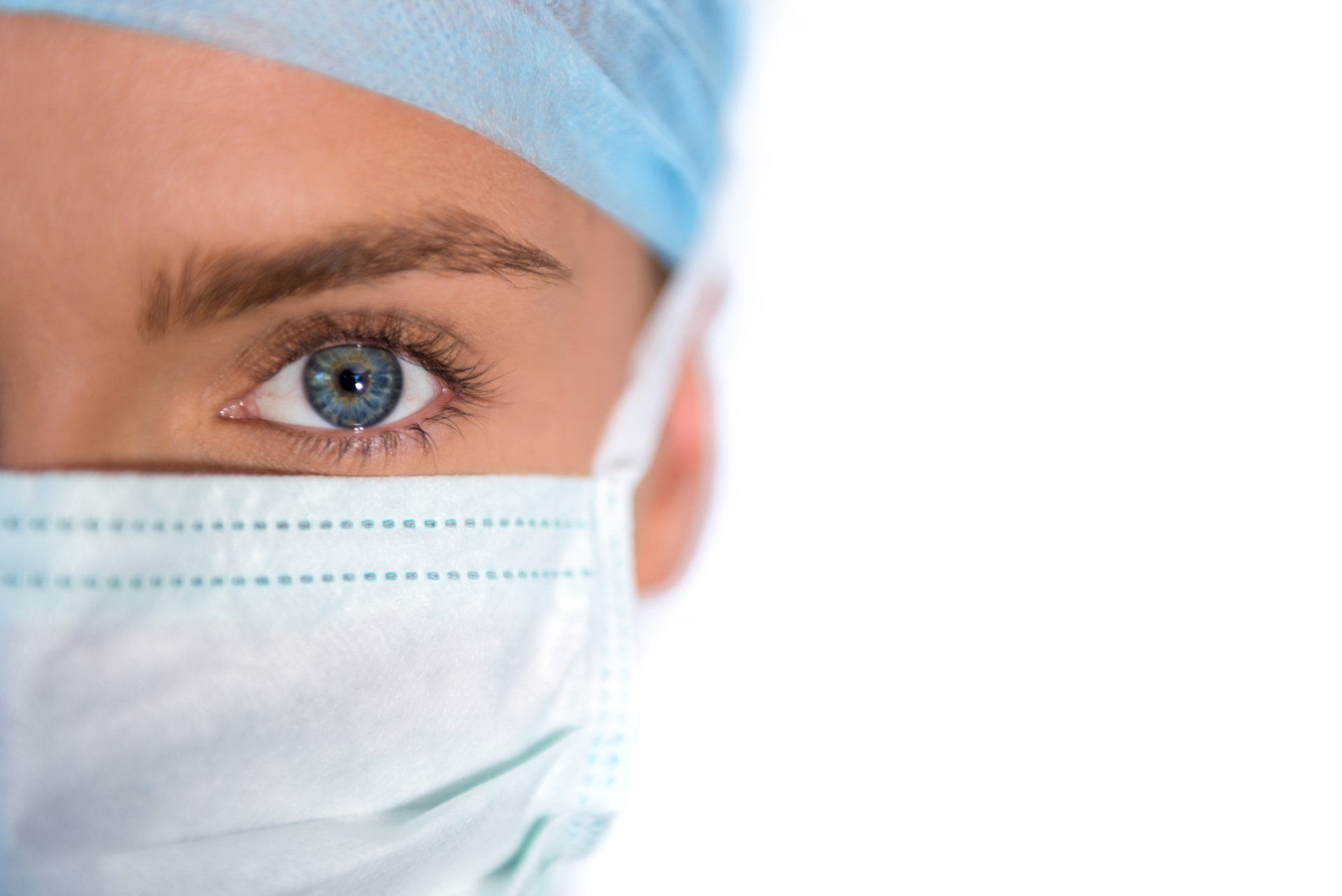 Examining Patient's Eyes - Tupelo, MS - Tupelo Eye Center Examining Patient's Eyes - Tupelo, MS - Tupelo Eye Center