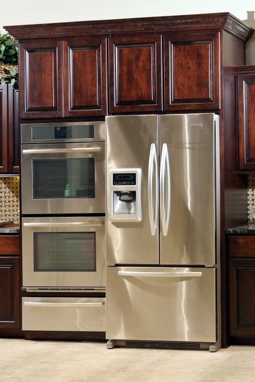 Kitchen Gallery Shawnee with appliances