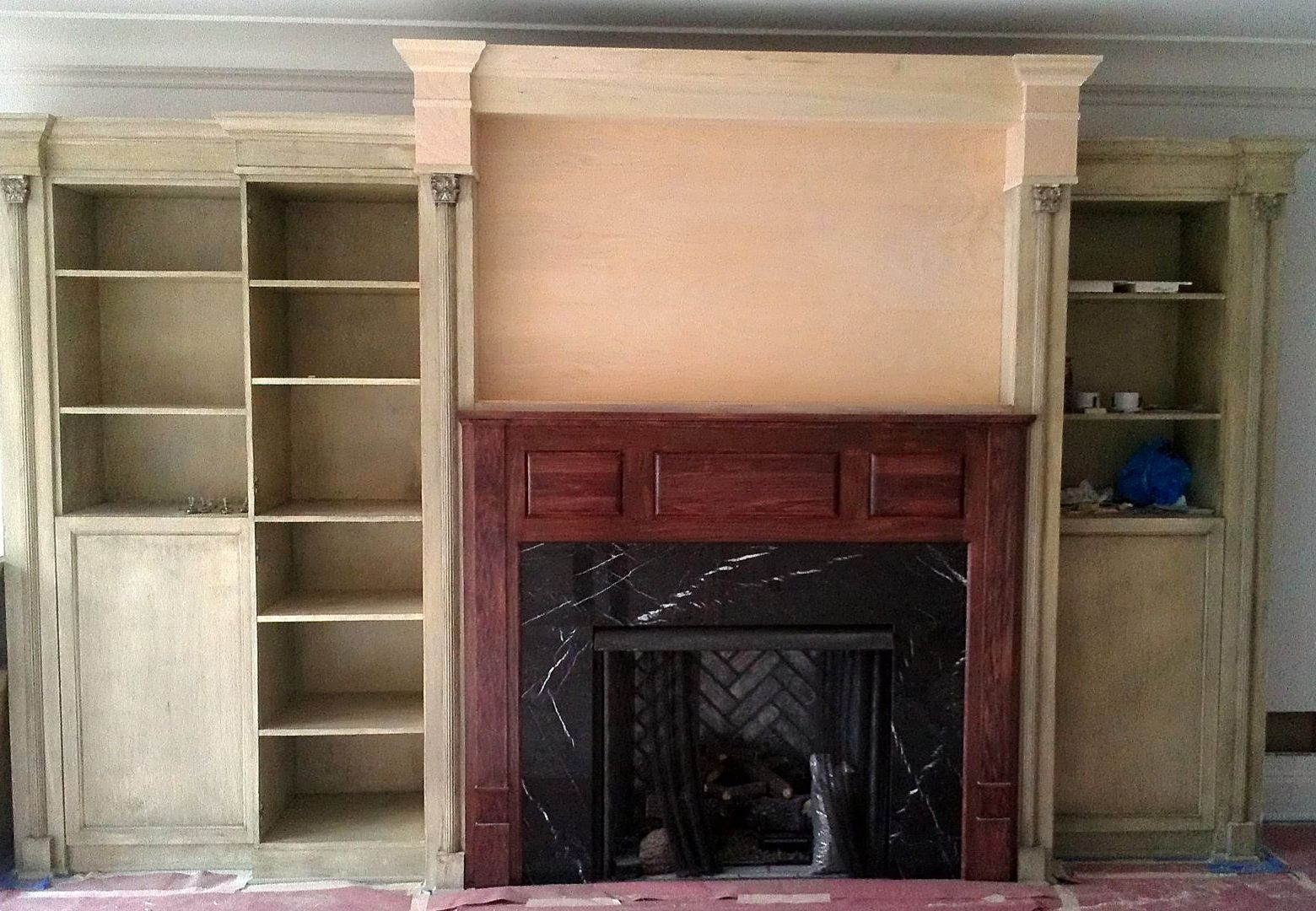 Amish Shawnee Wood Products Ohio Home Family Room with built-in window seat and bookcase