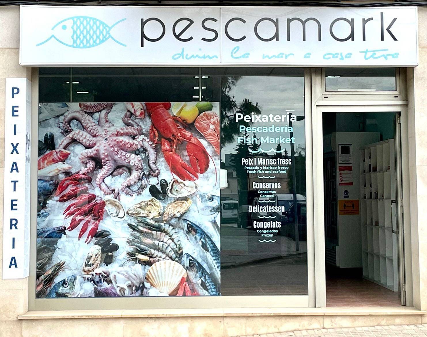 Exterior de un mercado de pescado,