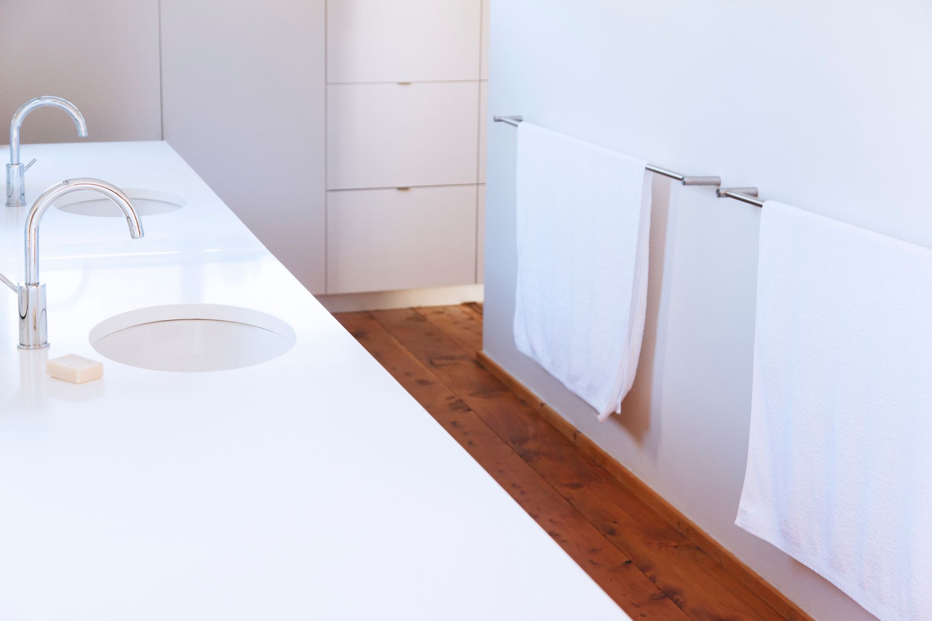 White Bathroom Countertop — Inverness, FL — First Class Refinishing