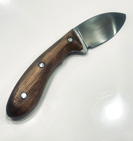 high carbon skinning blade hand made in USA