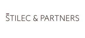 Logo STILEC & PARTNERS černým textem na bílém pozadí