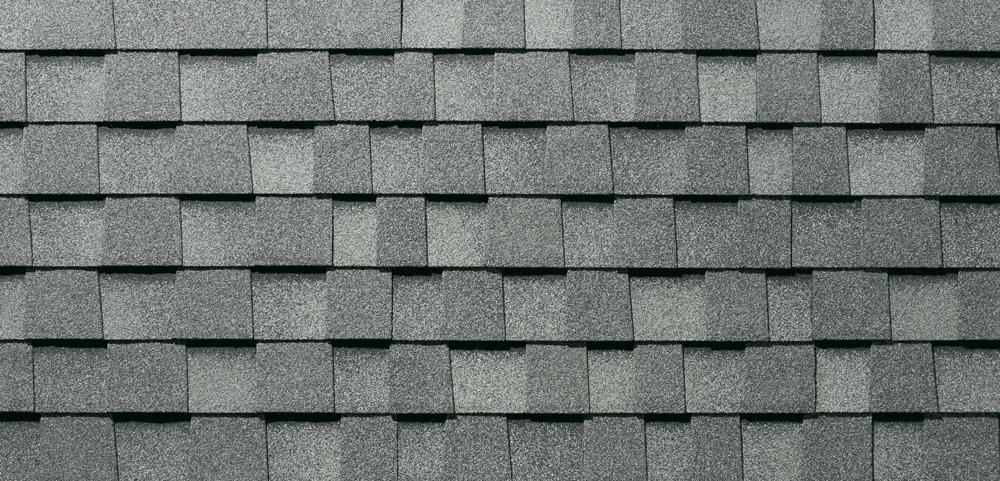 Bardeaux de toiture en asphalte gris.