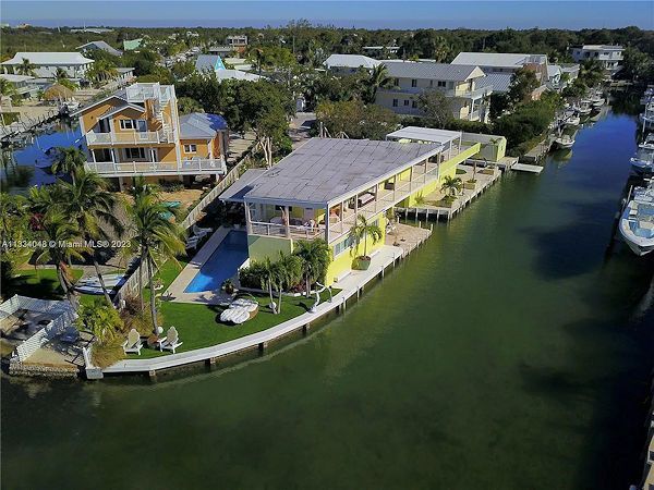 PROPERTY FOR SALE: 251 Apache St, Plantation Key, FL 33070 List price: $3,495,000. Listed for sale by Pete Riveiro at THE FIRM REALTY GROUP in Key Largo, FL
