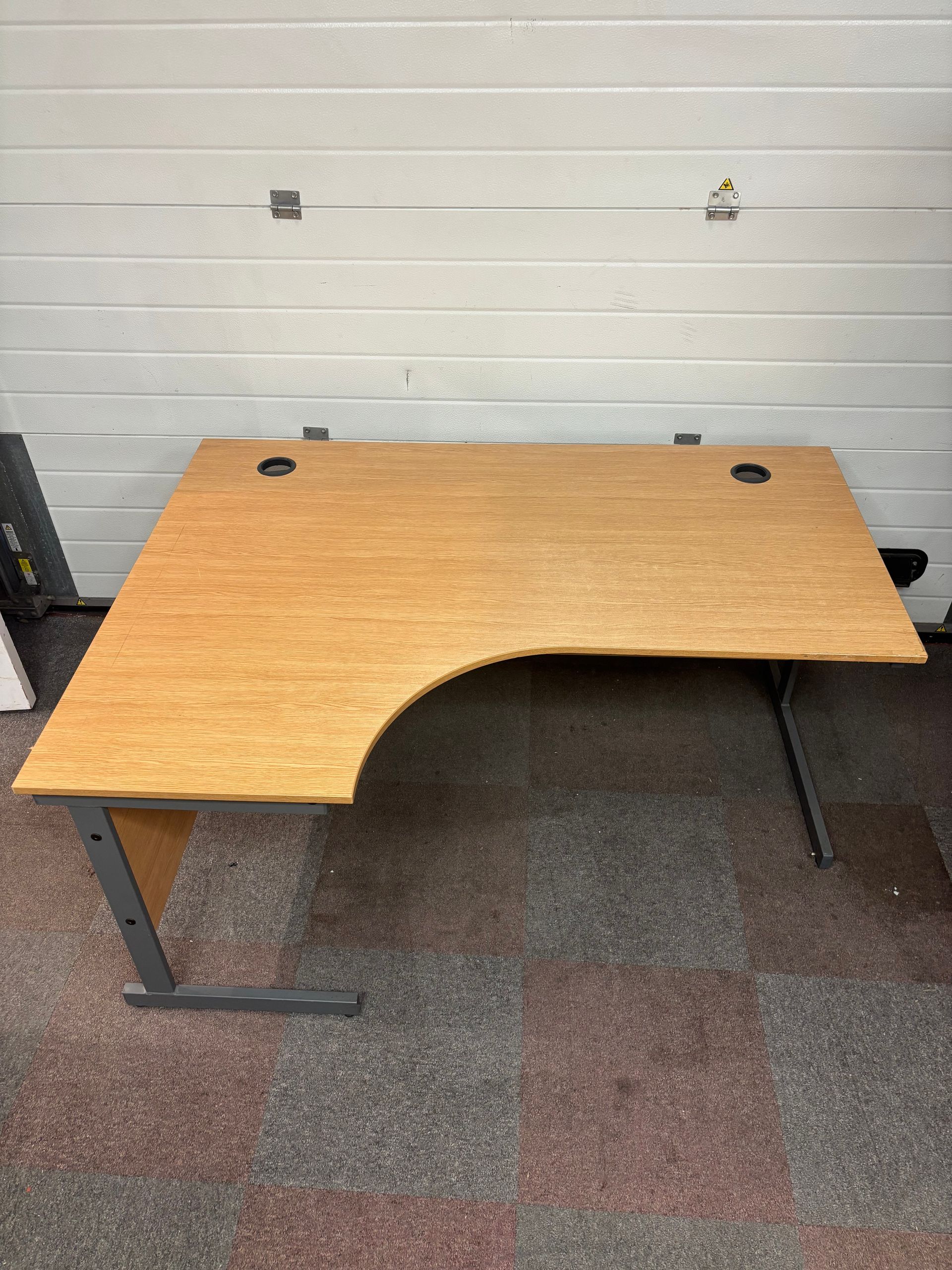 Left Hand Return 1600 mm Desk - Beech
