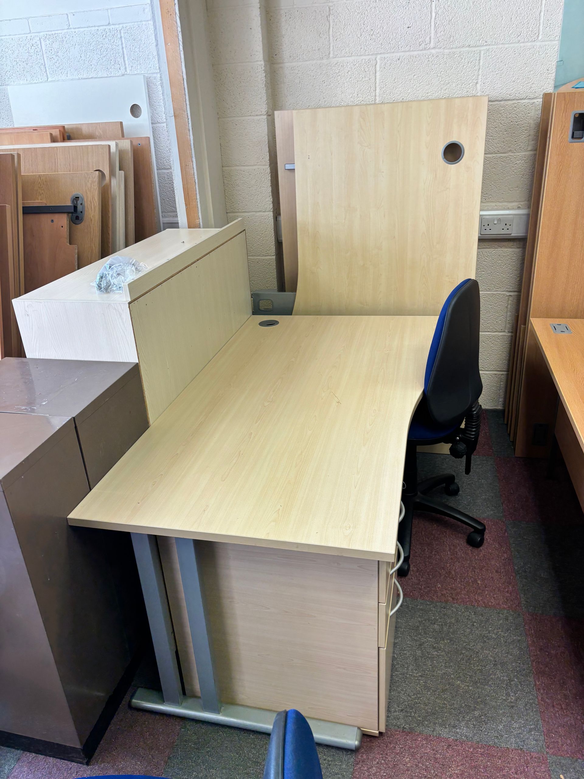 Wave Desk - 1600 mm - Maple