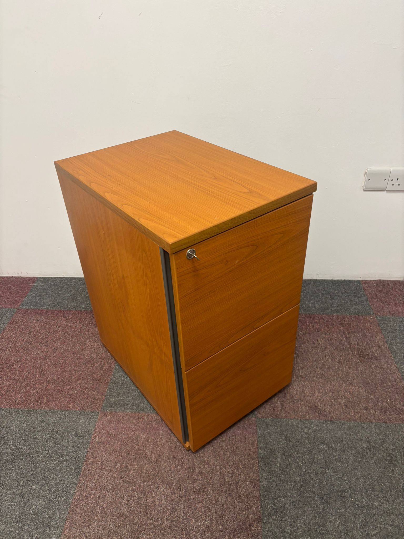 Used Pedestal - Oak