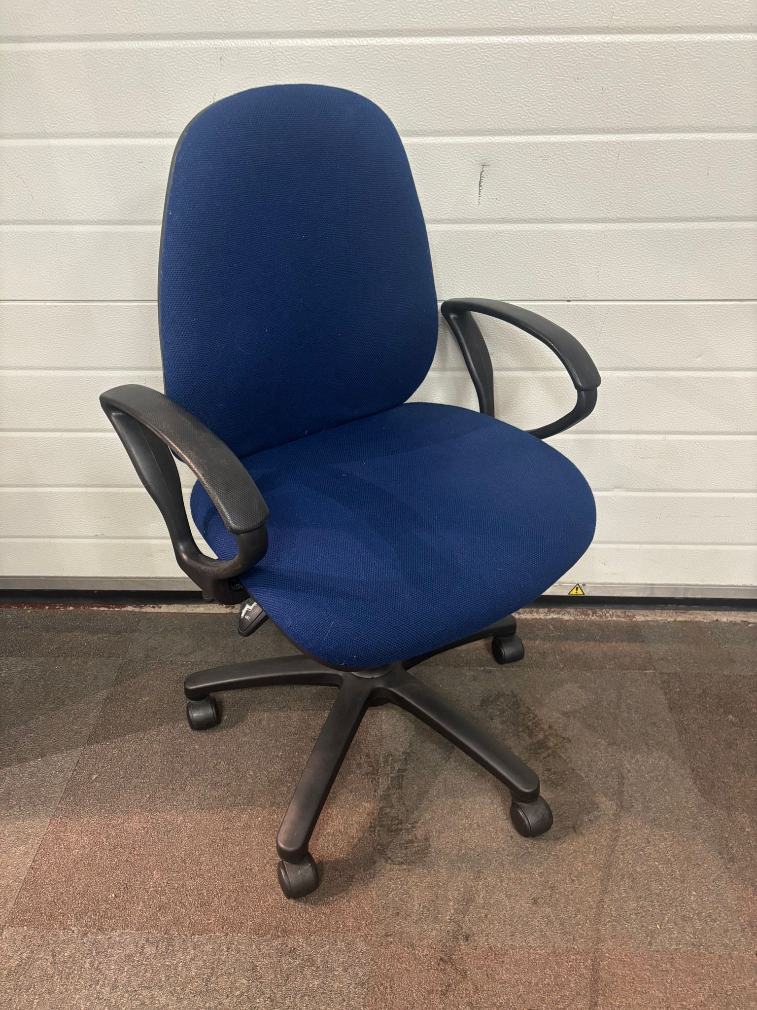 Operator Chair - Blue with fixed arms