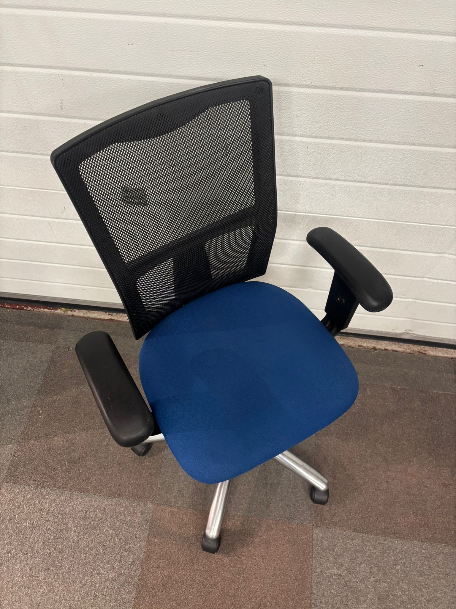 Used Senator Office Chairs With Arms