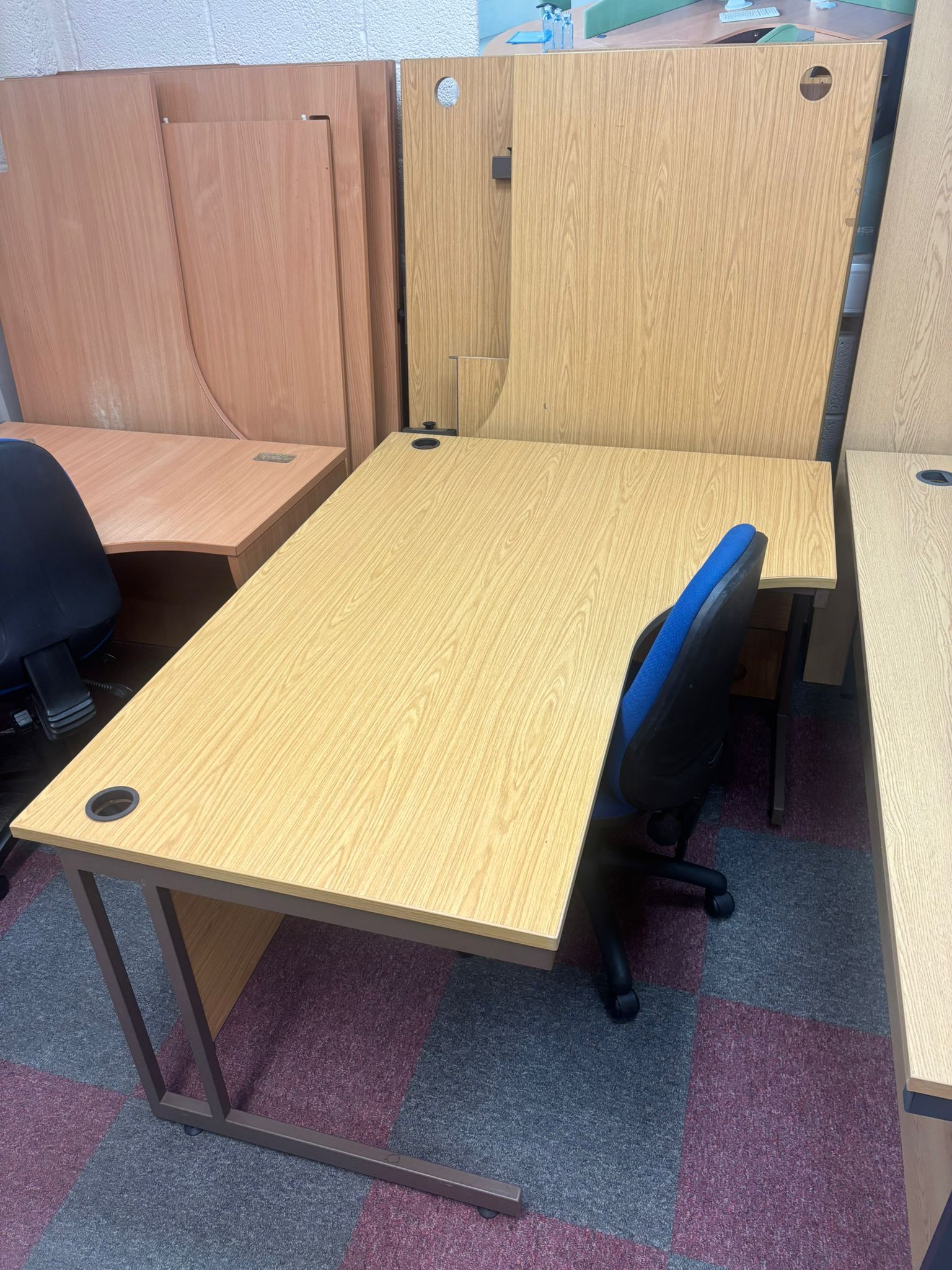 Used 1600 mm Curved Desks