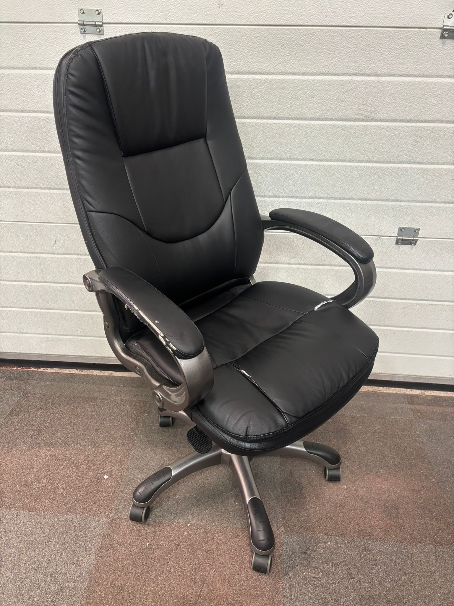 Used Managers Chair - Fixed Arms