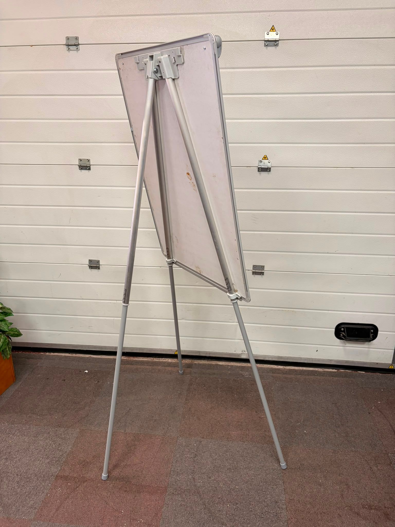 Used Extendable Whiteboard
