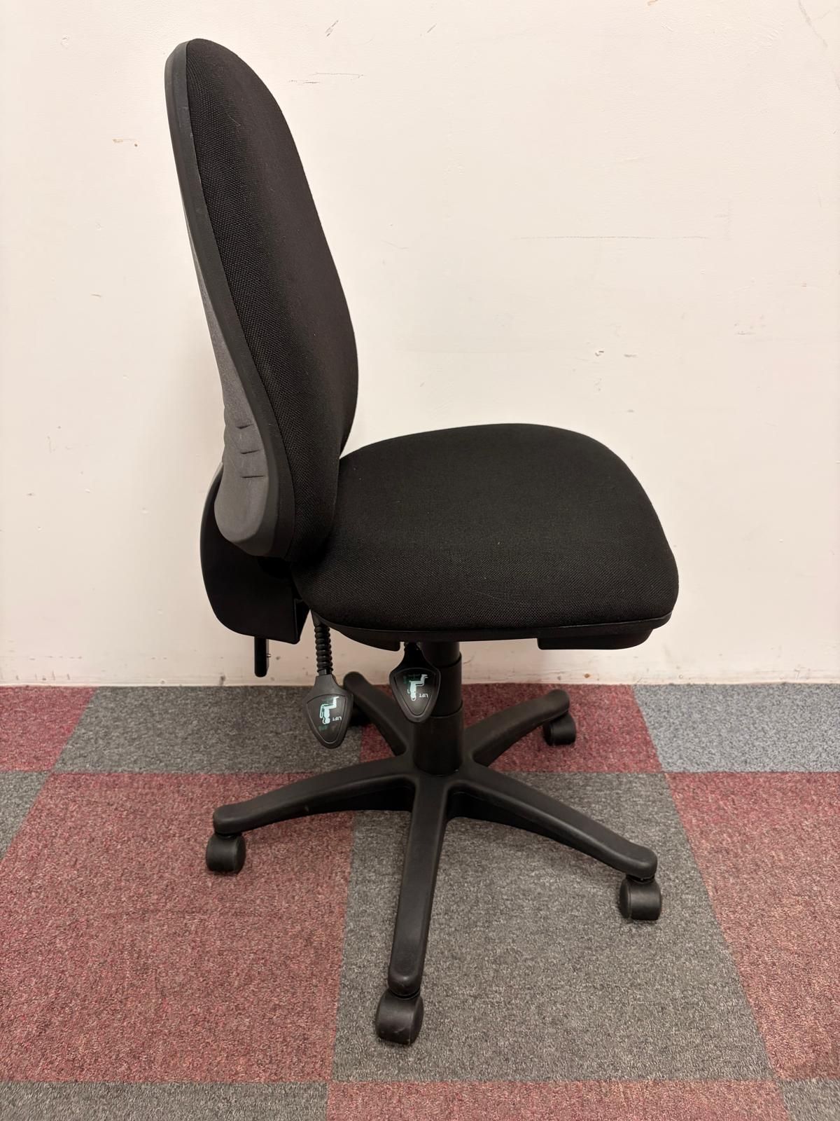 Versi 2 Lever Operator Chair With No Arms