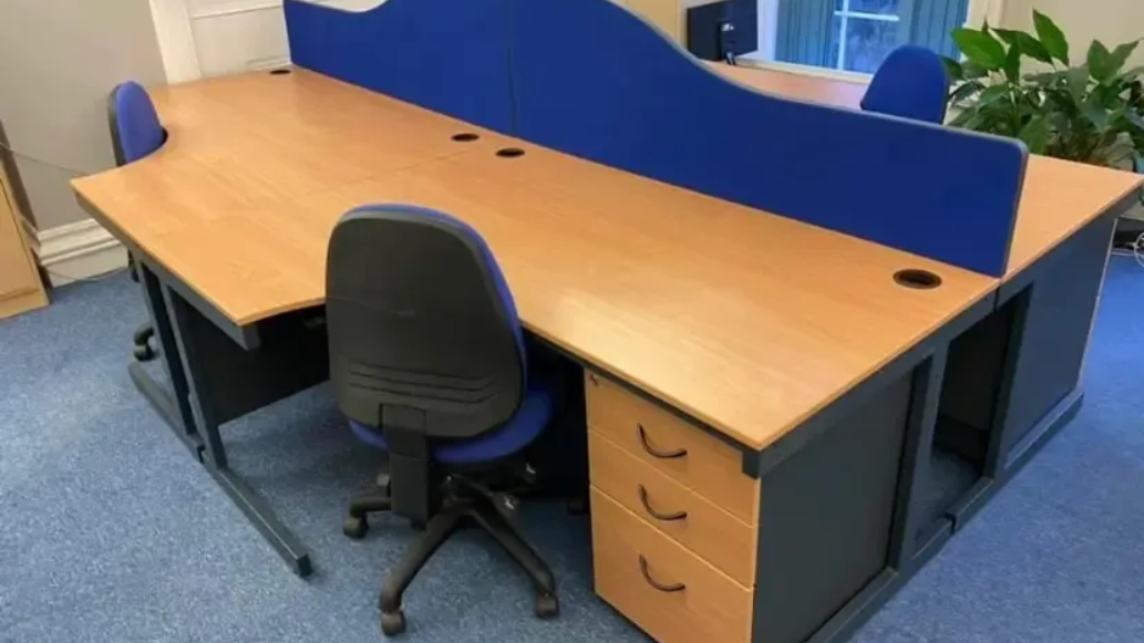 Used Office Desks And Tables