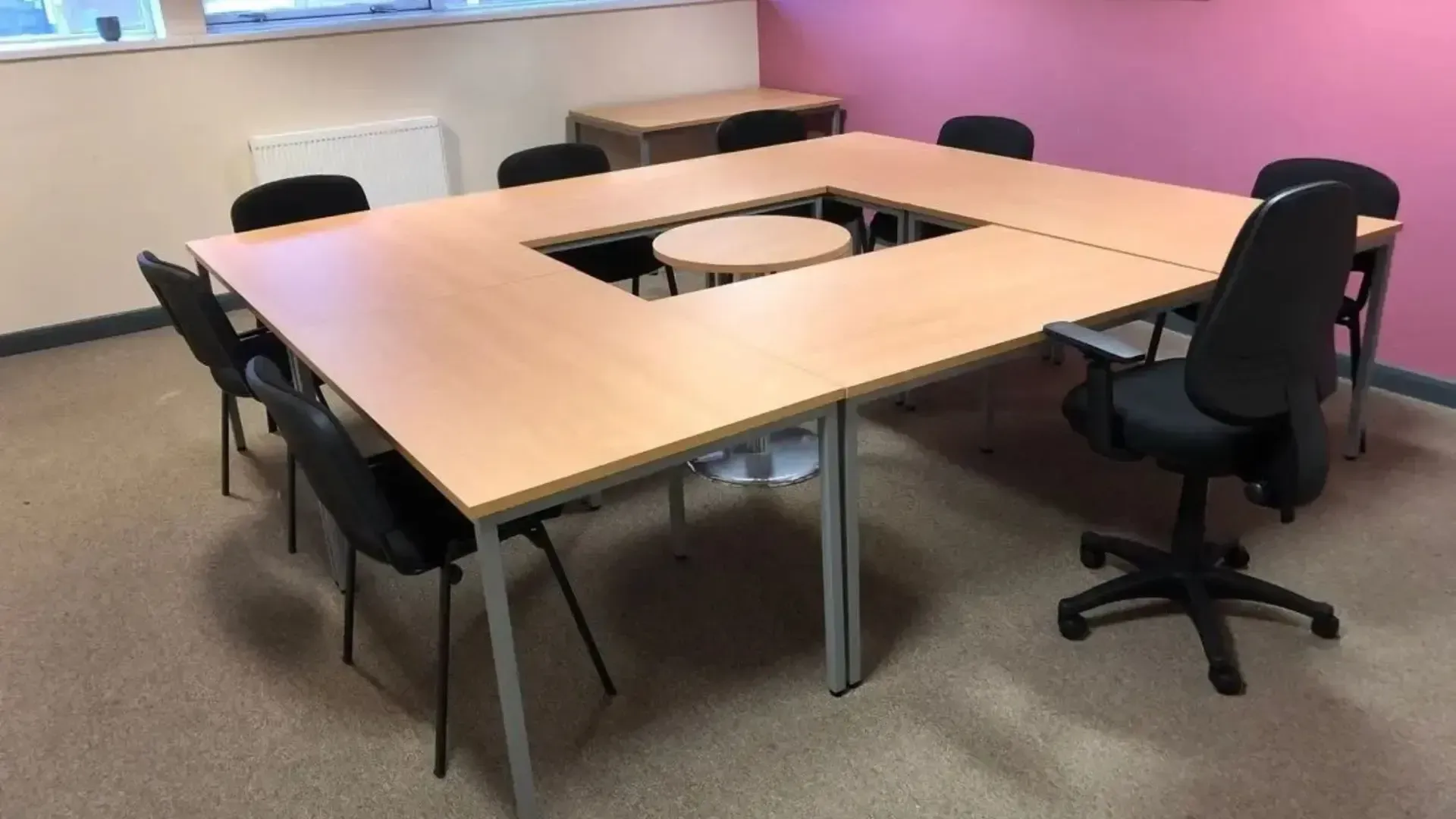 Expert tips for choosing office furniture
