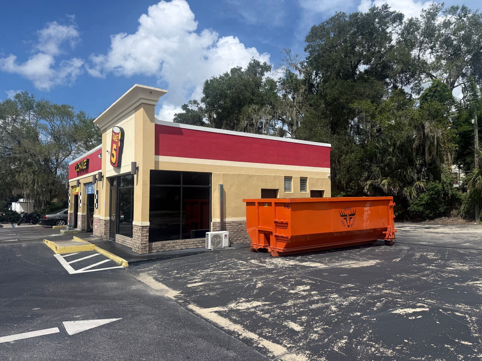 Volusia Trash Masters commercial dumpster rental serving Deltona, DeLand and Orange City, Florida.