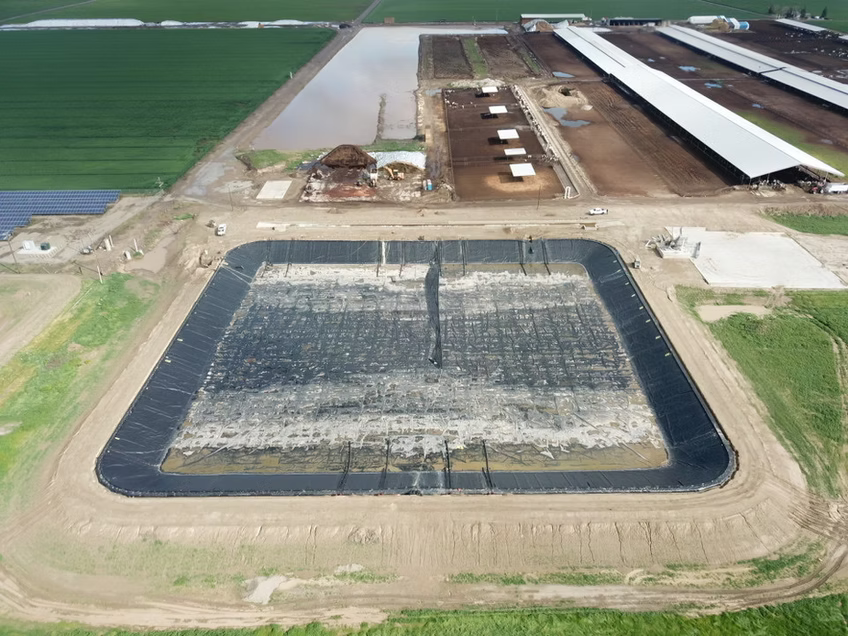 Anaerobic Digester to Renewable Natural Bio-Gas Project for Dairy Farm in Five H Farms Digester - Merced, California - Online Date: December 2021
End-Use: RNG / CNG (Pipeline)
Project Type: New (Digester)
Digester Tech: Covered Lagoon