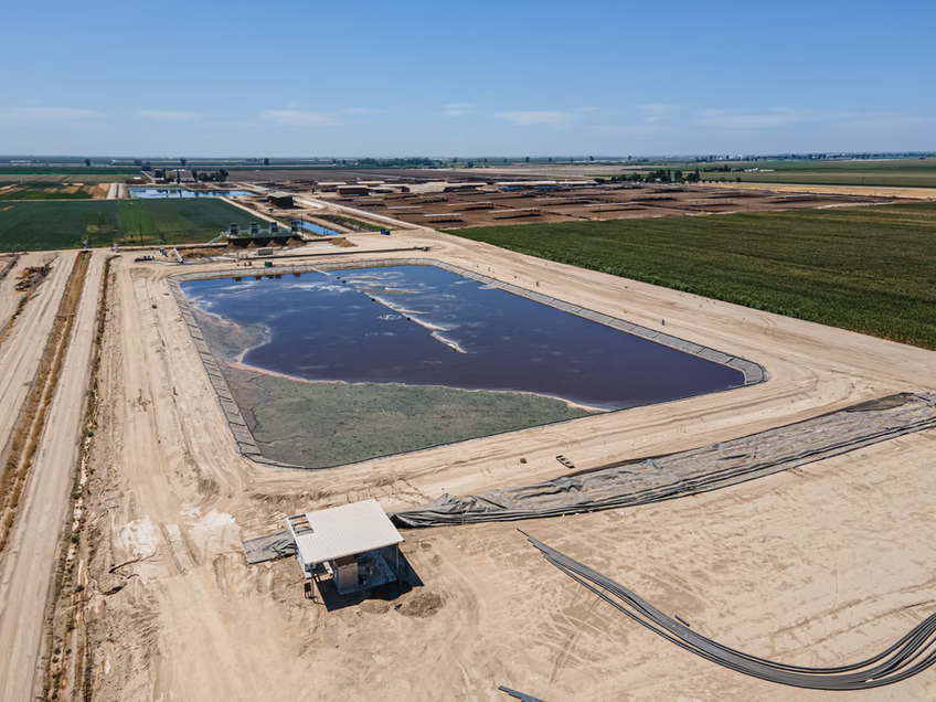 Anaerobic Digester to Renewable Natural Bio-Gas Project for Dairy Farm in Hettinga Centralized Dairy Digester - Pixley, California - Online Date: October 2021
End-Use: RNG / CNG (Pipeline)
Project Type: New (Digester)
Digester Tech: Covered Lagoon