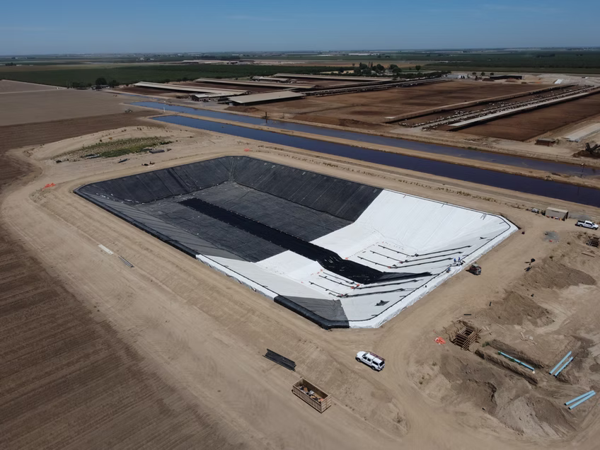 Anaerobic Digester to Renewable Natural Bio-Gas Project for Dairy Farm in JR Dairy Digester - Tipton, California - Online Date: Aprril 2022
End-Use: RNG / CNG (Pipeline)
Project Type: New (Digester)
Digester Tech: Covered Lagoon