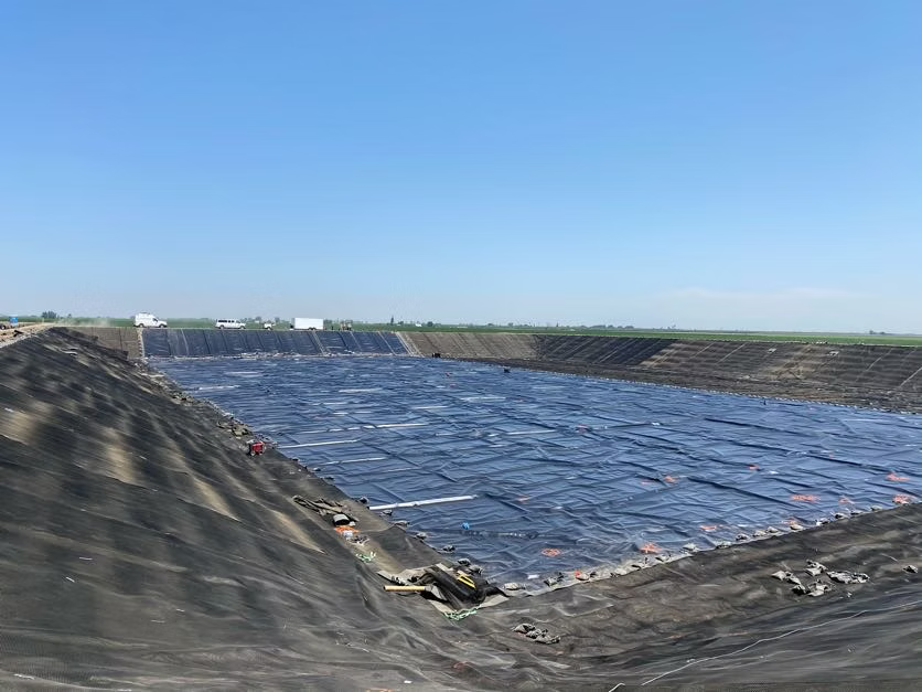 Anaerobic Digester to Renewable Natural Bio-Gas Project for Dairy Farm in Meirinho Holsteins Dairy Digester - Merced, California - Online Date: January 2023
End-Use: RNG / CNG (Pipeline)
Project Type: New (Digester)
Digester Tech: Covered Lagoon