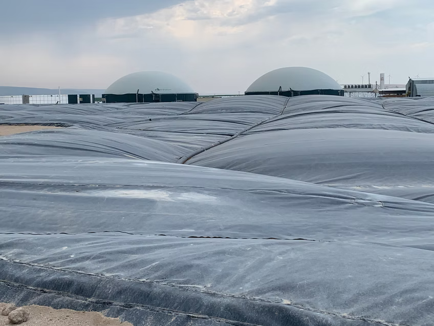 Anaerobic Digester to Renewable Natural Bio-Gas Project for Dairy Farm in Oak Valley 1 & 4 Digester - Burley, ID - Online Date: July 2021
End-Use: RNG / CNG
Project Type: New (Digester)
Digester Tech: Covered Lagoon, Tanks