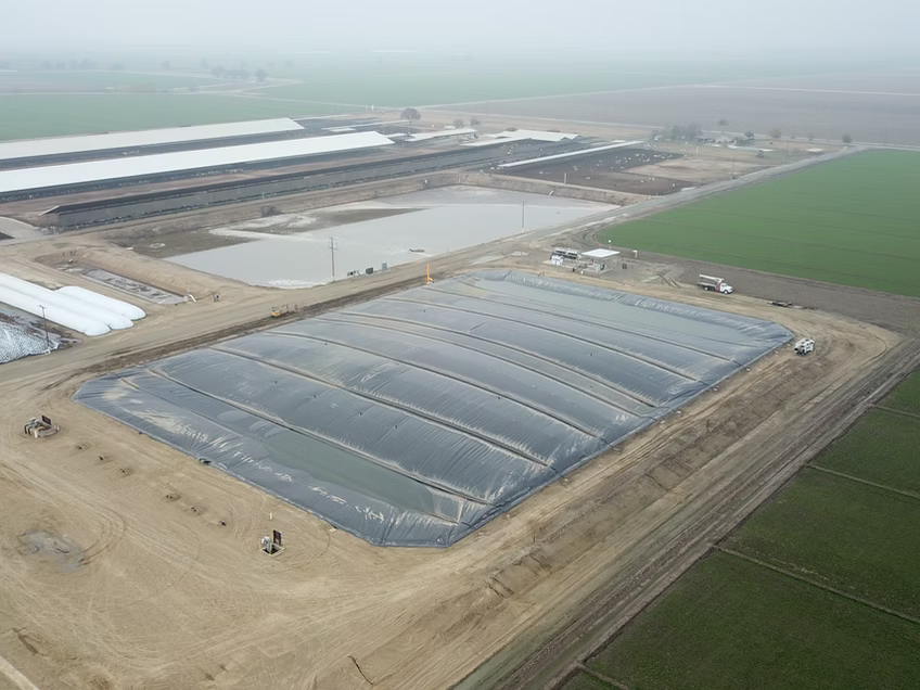 Anaerobic Digester to Renewable Natural Bio-Gas Project for Dairy Farm in Poplar Lane Dairy Digester - Hanford, California - Online Date: September 2021
End-Use: RNG / CNG (Pipeline)
Project Type: New (Digester)
Digester Tech: Covered Lagoon