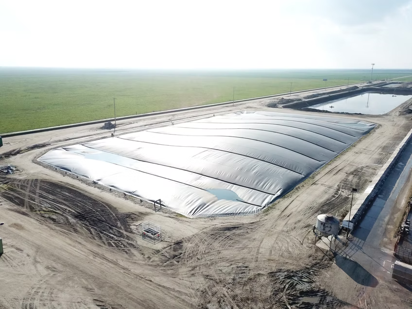 Anaerobic Digester to Renewable Natural Bio-Gas Project for Dairy Farm in Riverview Dairy - Pixley, CA - Online Date: October 2019
End-Use: RNG / CNG
Project Type: New (Digester)
Digester Tech: Covered Lagoon