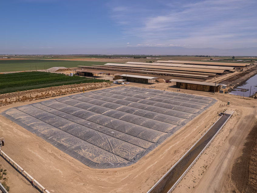 Anaerobic Digester to Renewable Natural Bio-Gas Project for Dairy Farm in Simoes Centralized Dairy Digester - Tipton, California - Online Date: August 2022
End-Use: RNG / CNG (Pipeline)
Project Type: New (Digester)
Digester Tech: Covered Lagoon