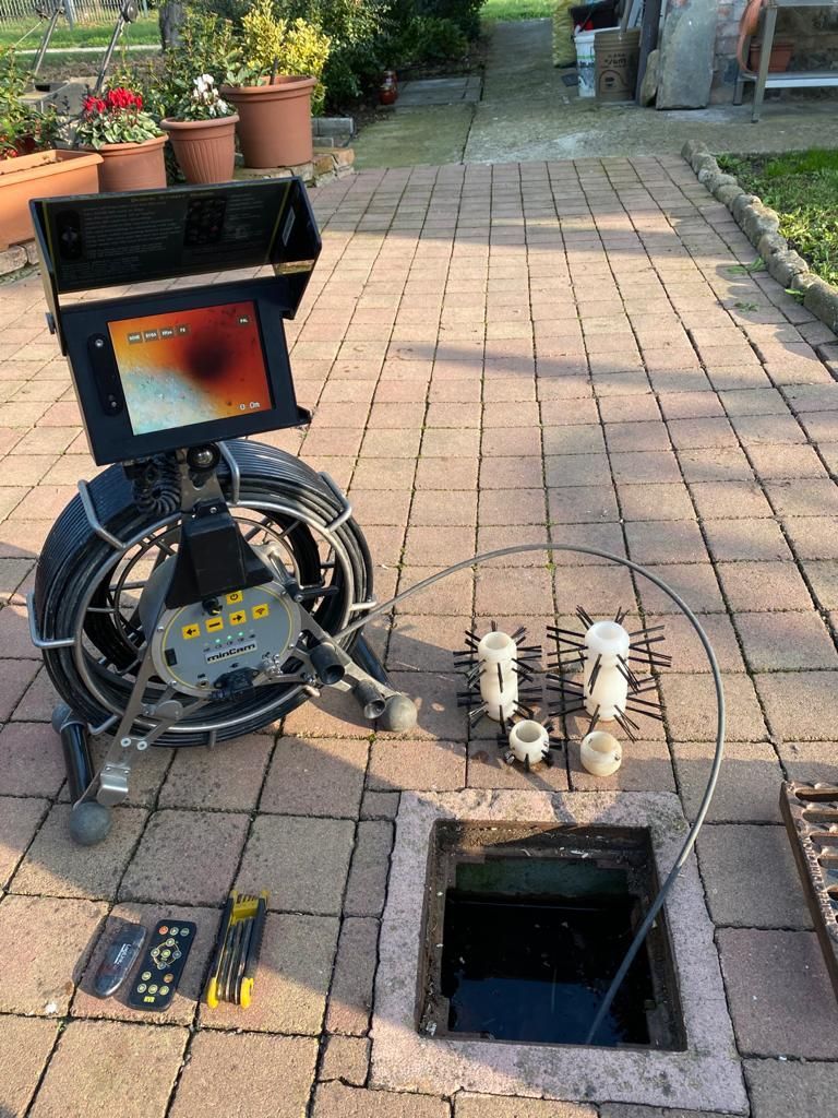 Telelcamera per videoispezioni e rilevatore tubi nascosti