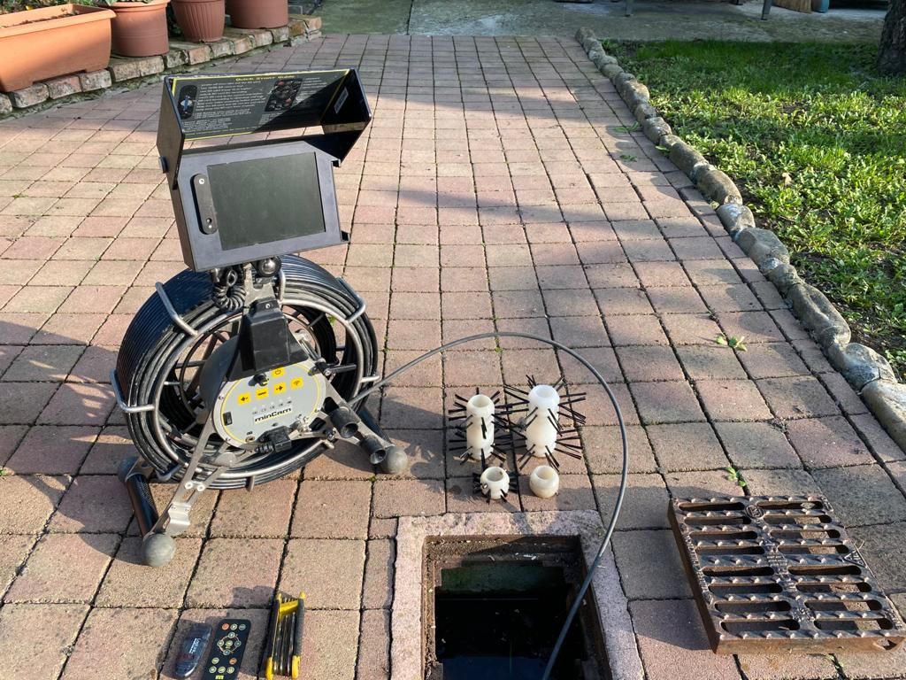 Telelcamera per videoispezioni e rilevatore tubi nascosti
