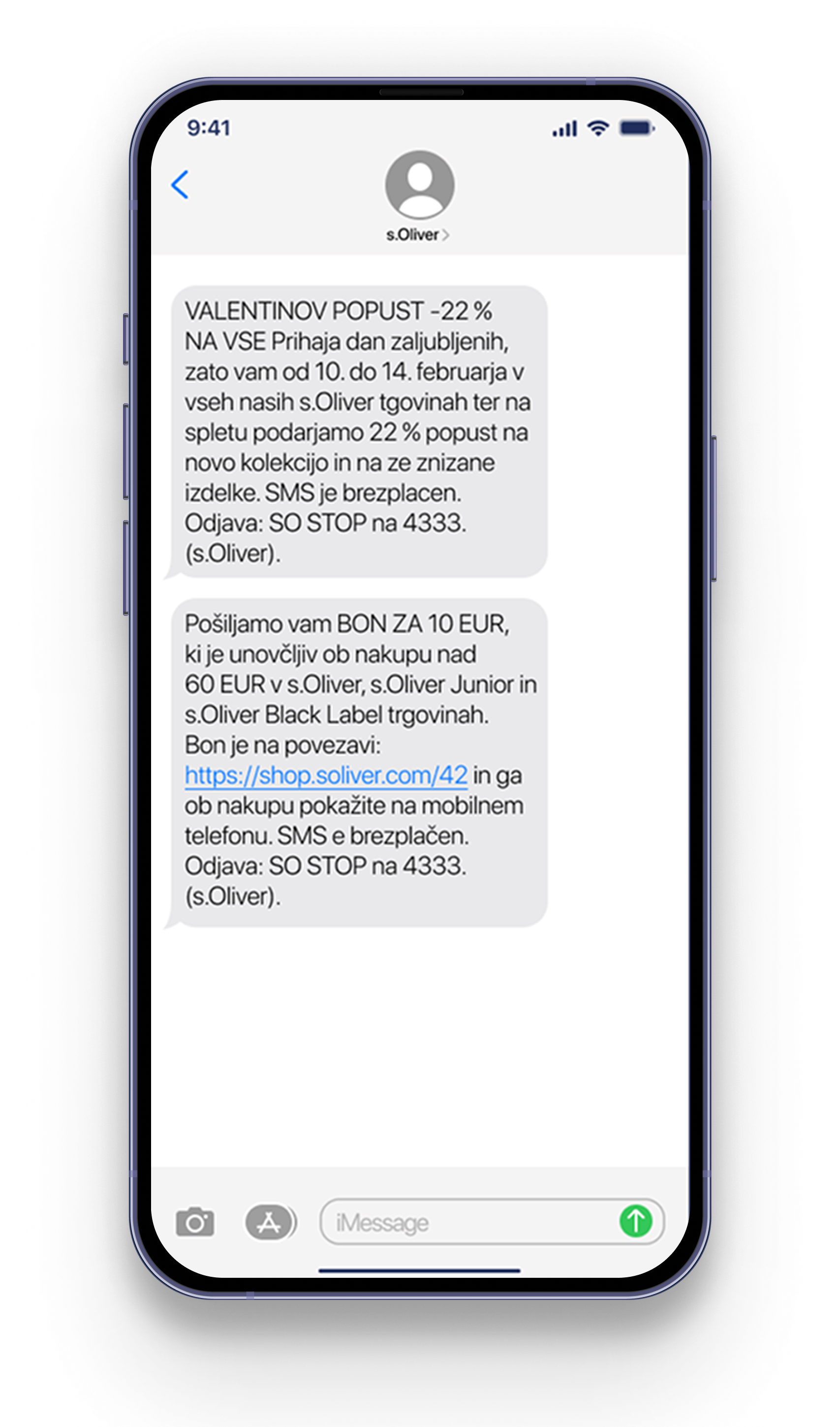 Zaslon pametnega telefona, ki prikazuje besedilno sporočilo s ponudbo popusta za spletno trgovino.