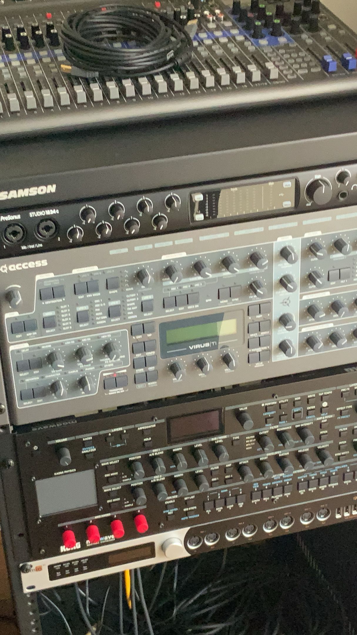 synthesisers midi controler mixer soundkaart