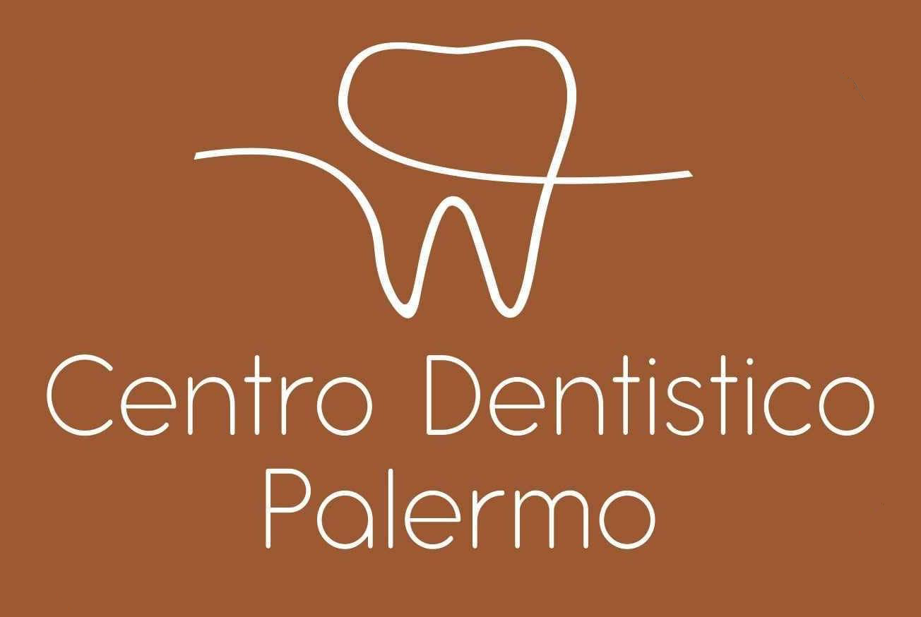Logo per Centro Dentistico Palermo con un dente stilizzato su sfondo beige