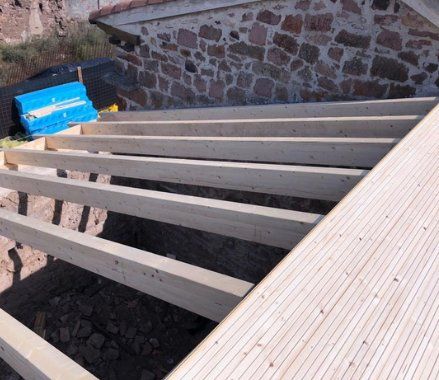 montaje de estructuras de madera para cubiertas en barbastro, huesca