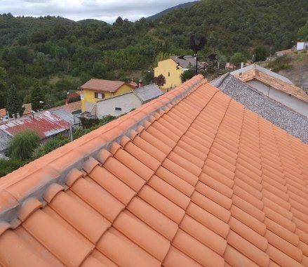montaje de tejados de tejas en jaca, huesca