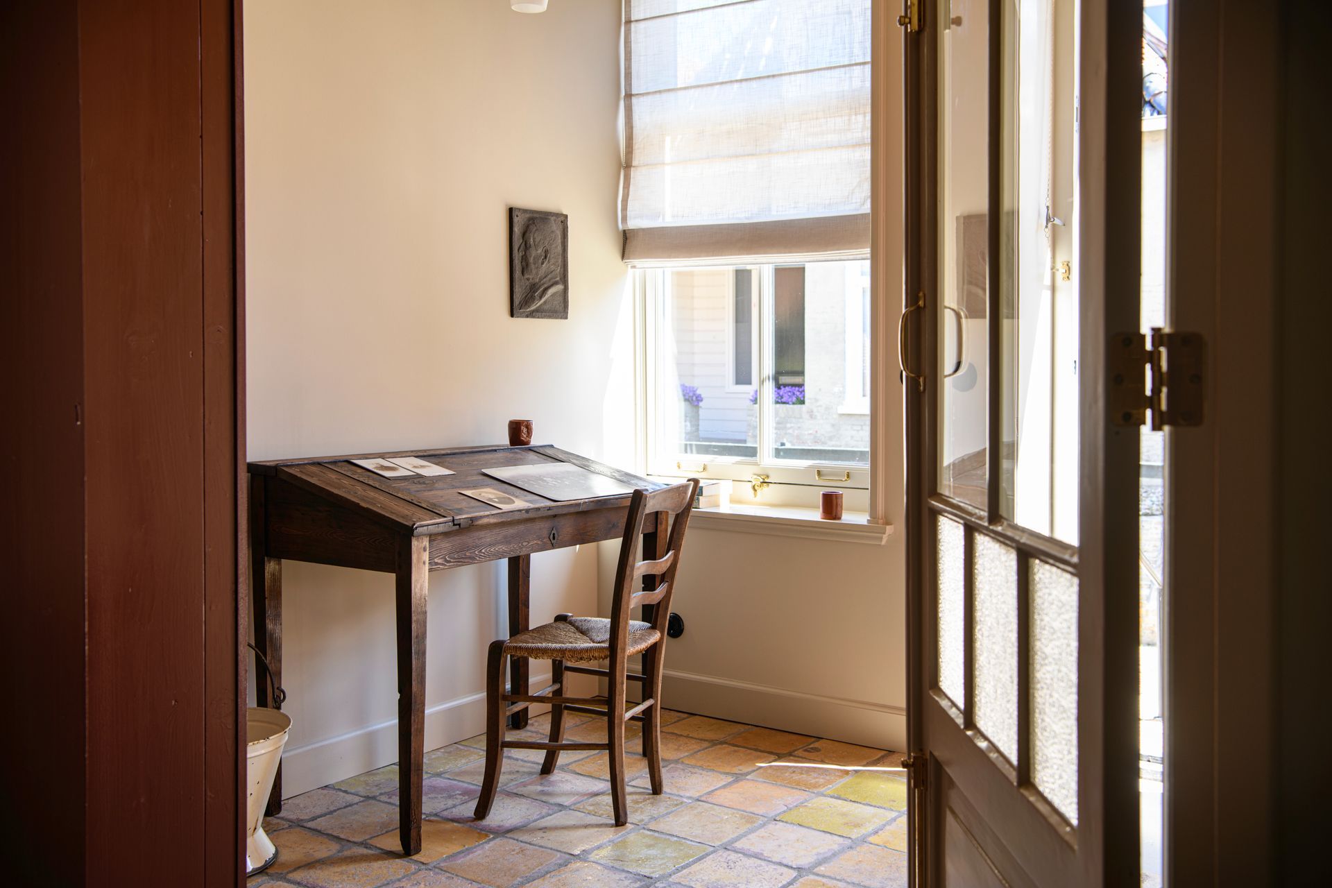 Interieur van een van de appartementen in het schrijvershuis