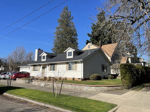 1535 Brazee blacl roof