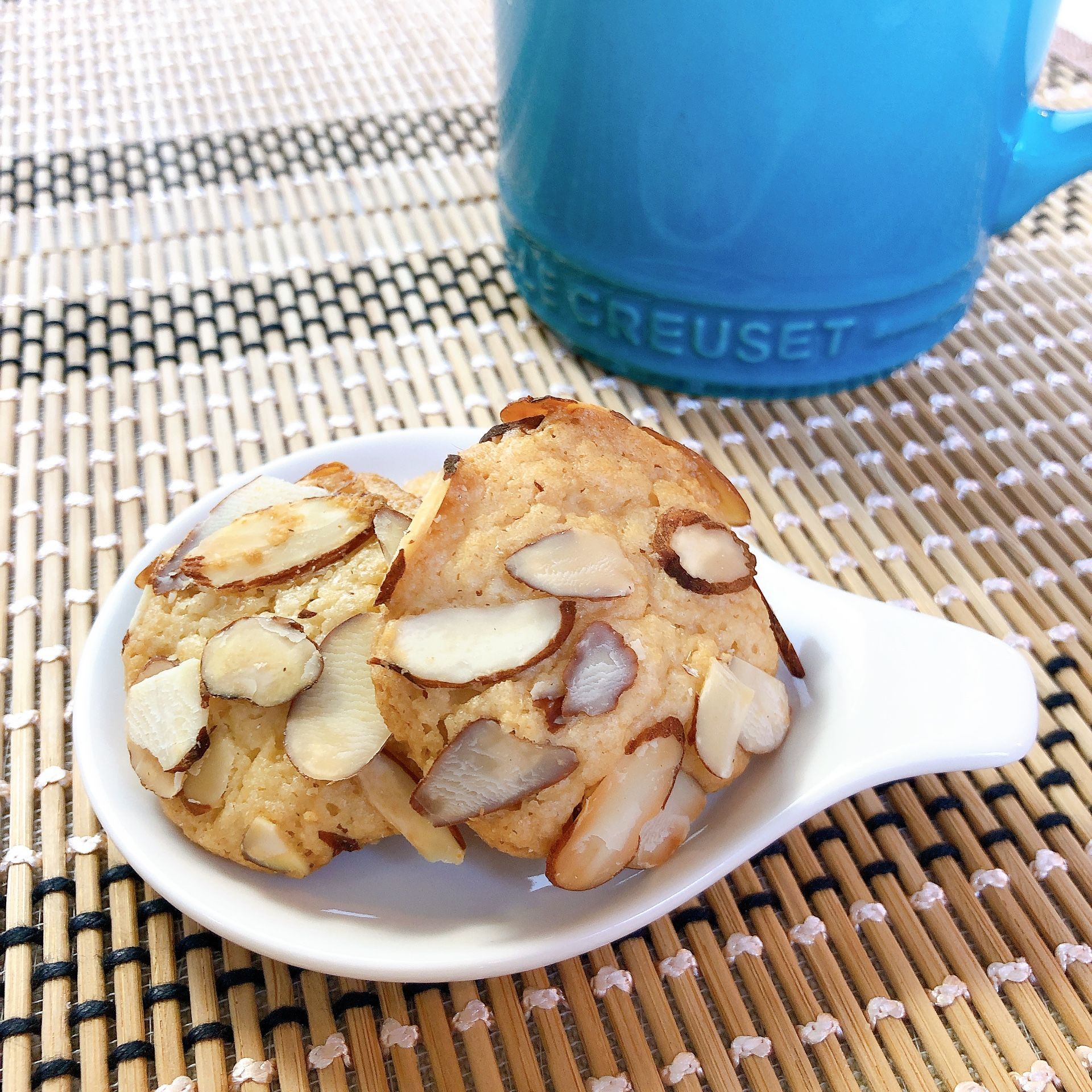 Italian Almond Meringue Cookies