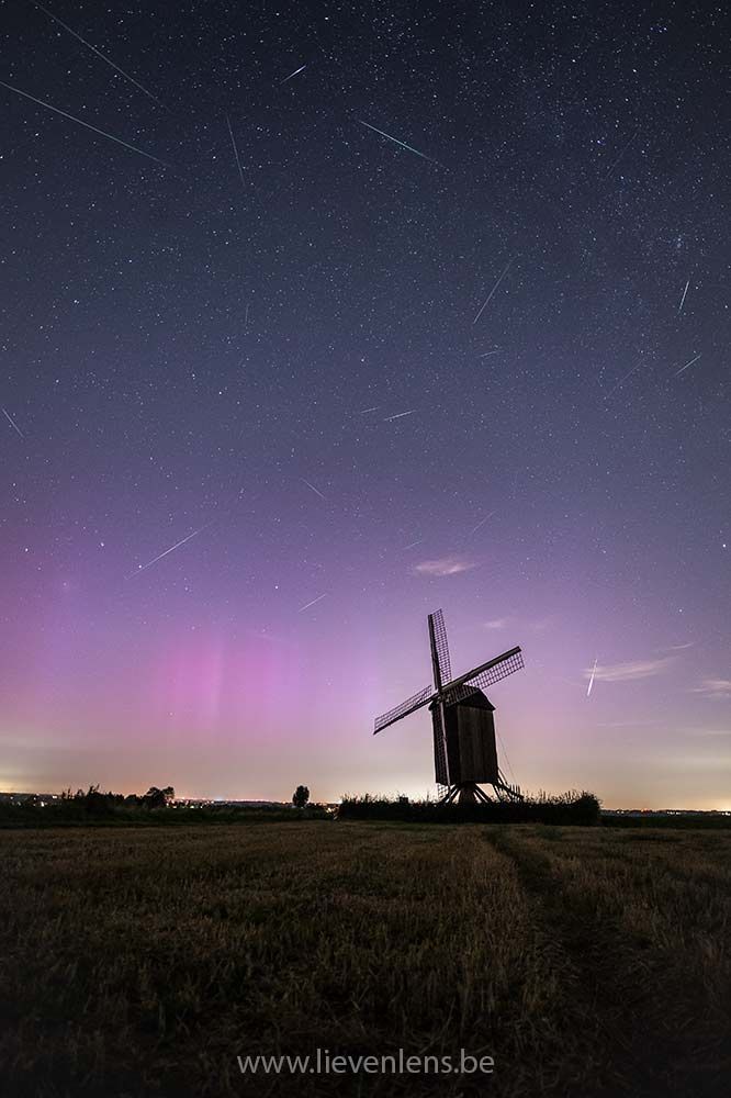 Tissenhoeve molen vallende sterren en poollicht