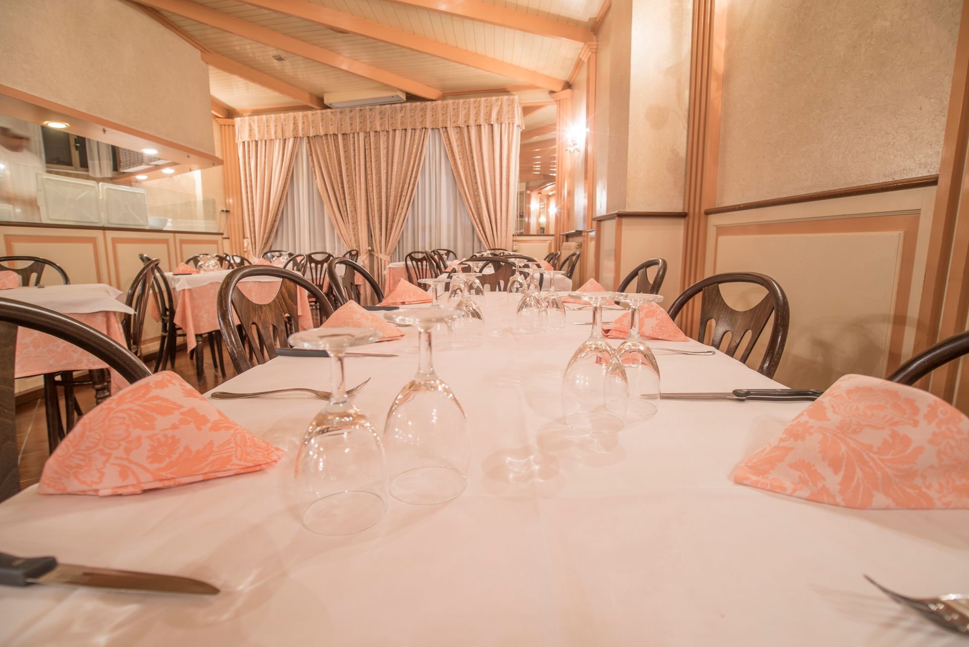 Restaurant room
