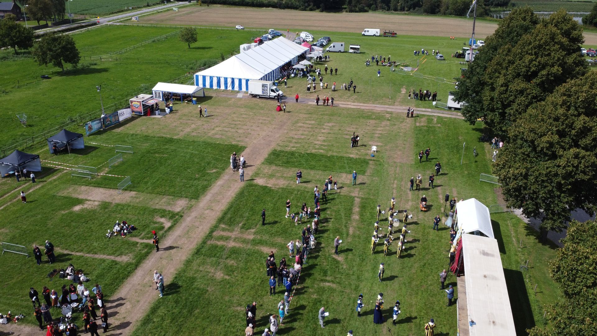 ZONDAG 27 AUGUSTUS: BONDSFEEST