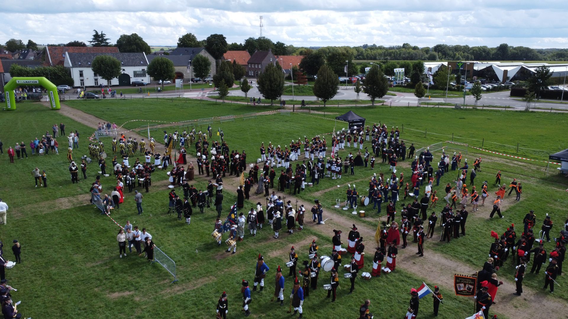 ZONDAG 27 AUGUSTUS: BONDSFEEST