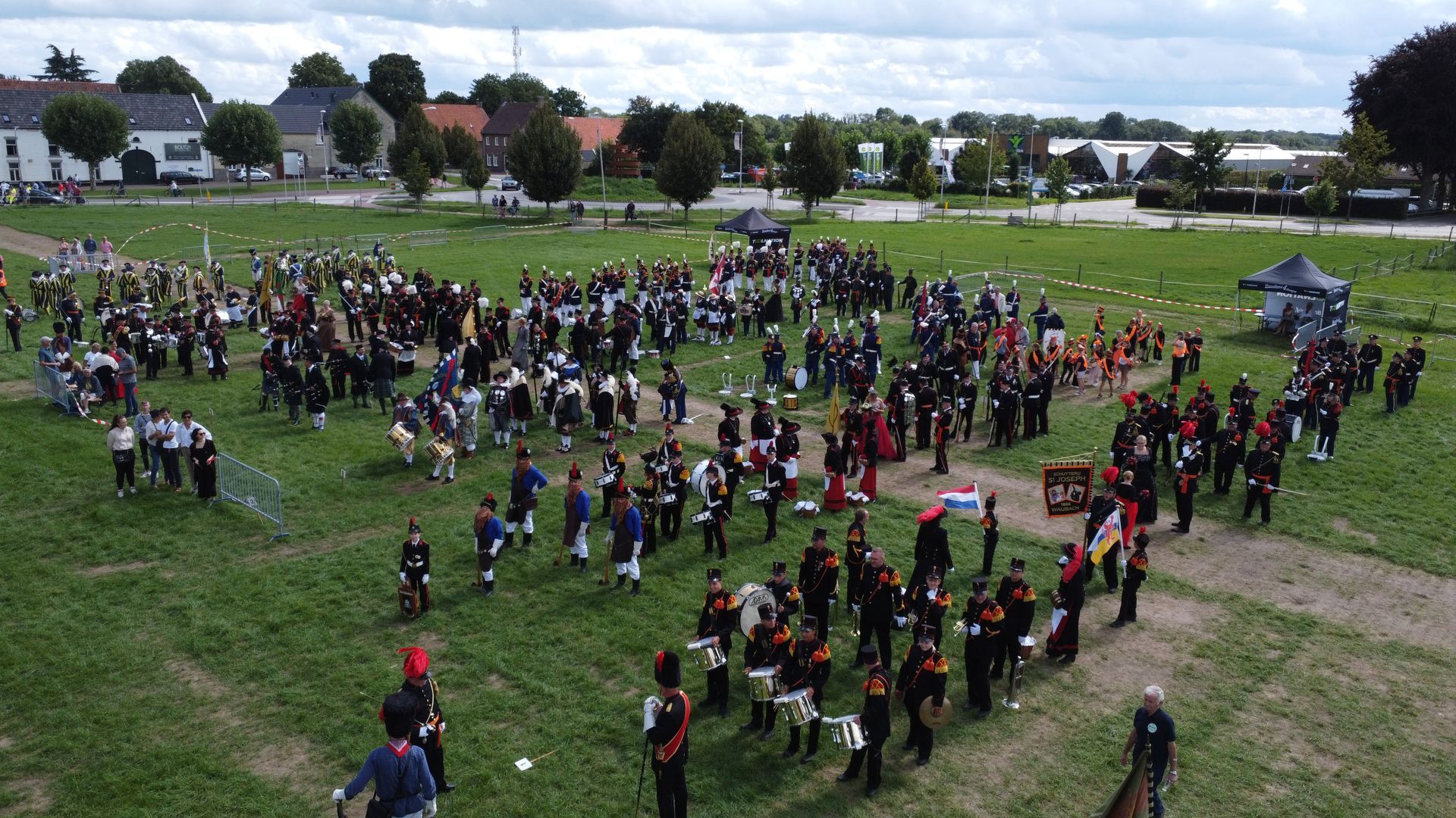 ZONDAG 27 AUGUSTUS: BONDSFEEST