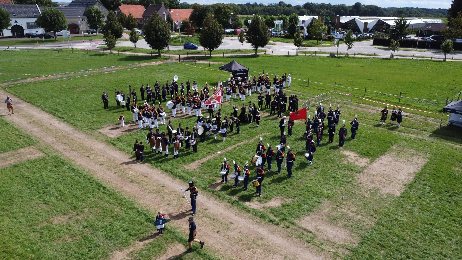 ZONDAG 27 AUGUSTUS: BONDSFEEST
