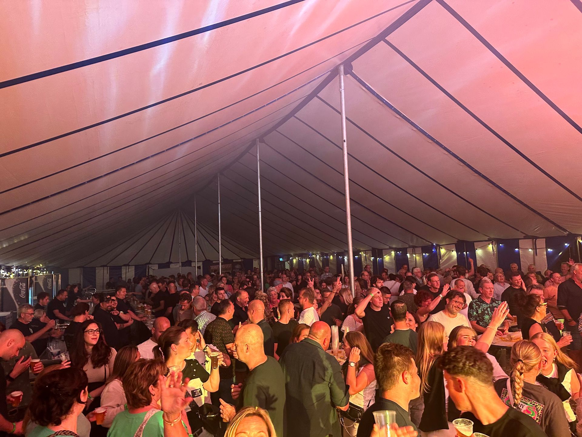 ZATERDAG 26 AUGUSTUS: FEESTAVOND